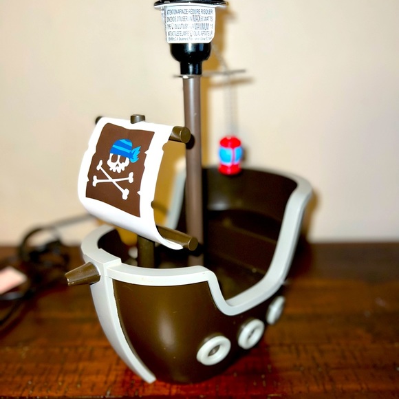 Pirate ship lamp - Picture 1 of 5